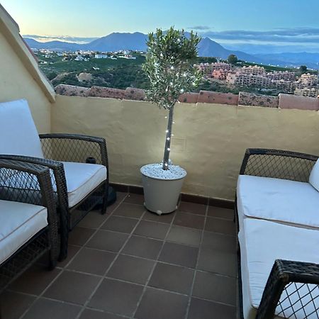 2 Bed Penthouse Apartment Manilva Buitenkant foto