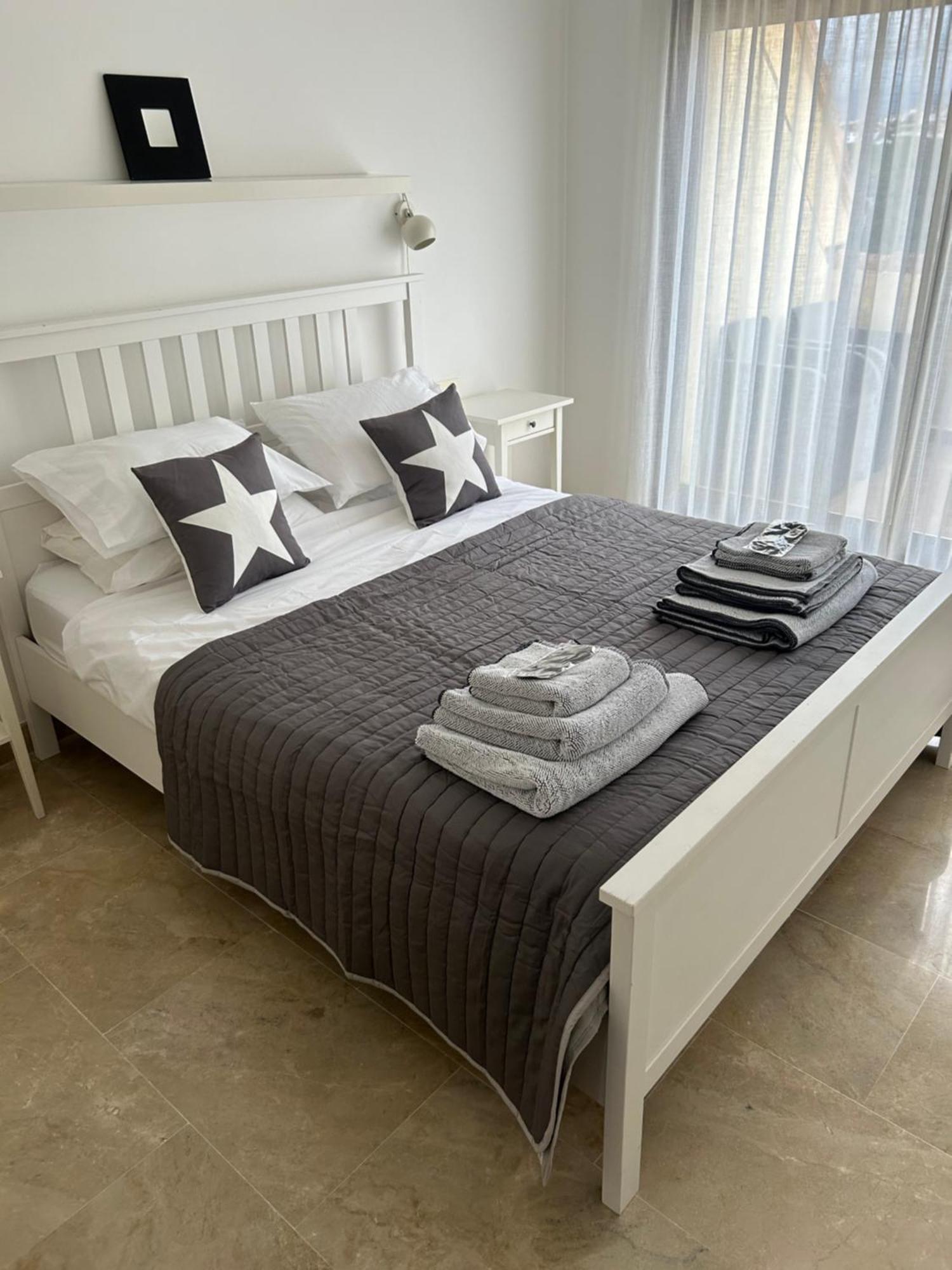 2 Bed Penthouse Apartment Manilva Buitenkant foto